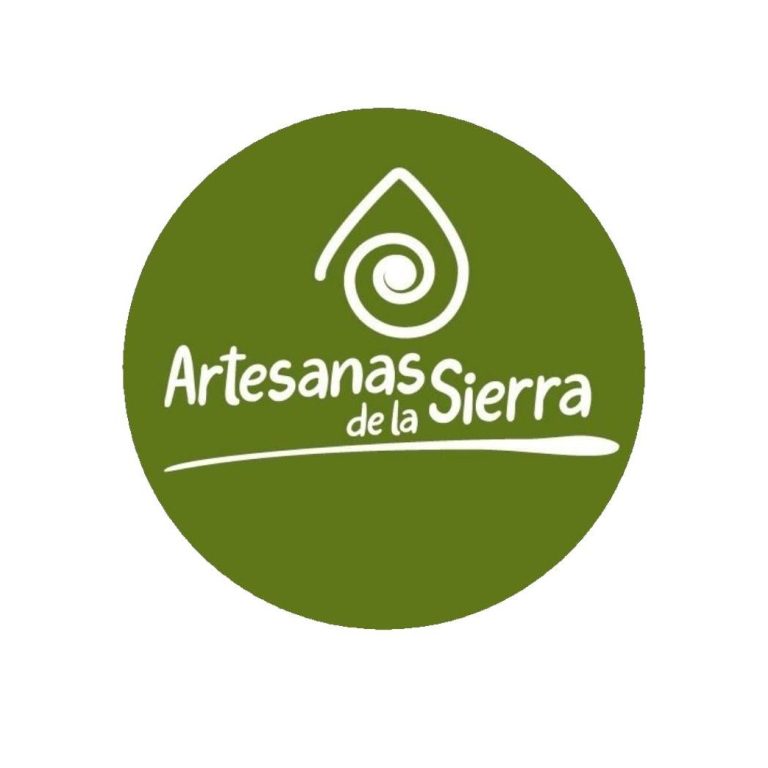 Logo d'Artesanas de la Sierra, cercle vert avec un symbole en spirale et texte en blanc.